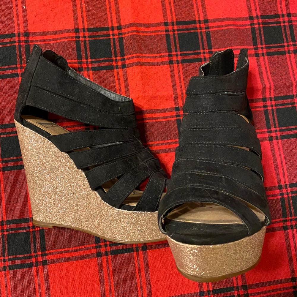 Women’s Wedges - Great for Holidays!